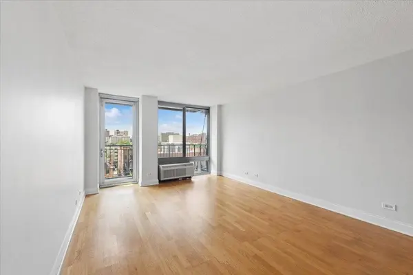 450 W Briar PL #8F, Chicago, IL 60657