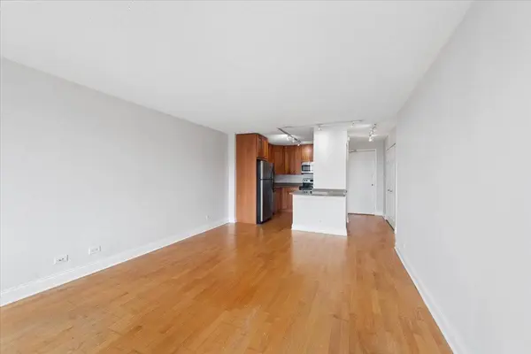 450 W Briar PL #8F, Chicago, IL 60657