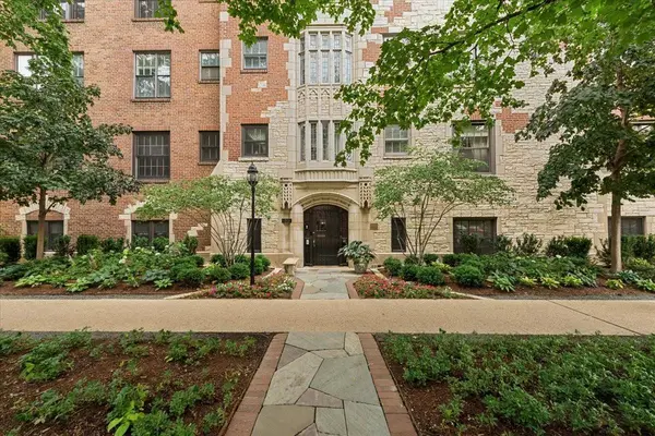 1501 Hinman AVE #4B, Evanston, IL 60201