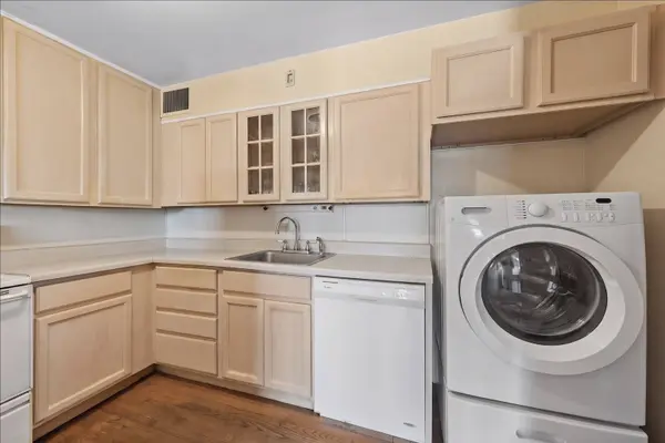 1567 Ridge AVE #702, Evanston, IL 60201