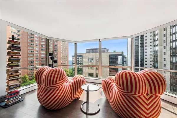 1310 N Ritchie CT #10AD, Chicago, IL 60610