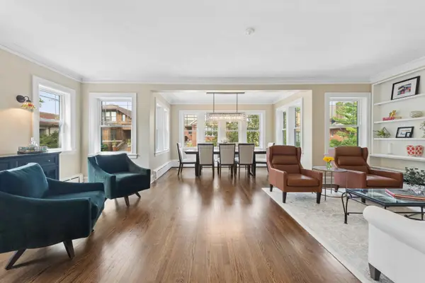 4929 North Fairfield Avenue, Chicago, IL 60625