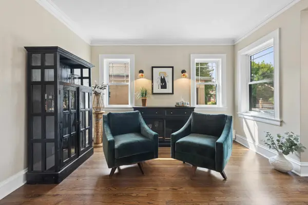 4929 North Fairfield Avenue, Chicago, IL 60625