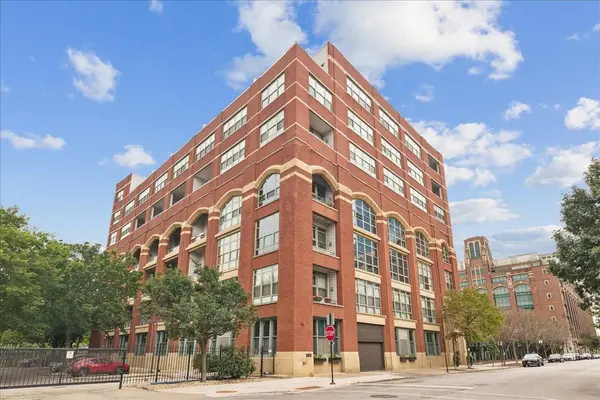 2001 S Calumet AVE #411