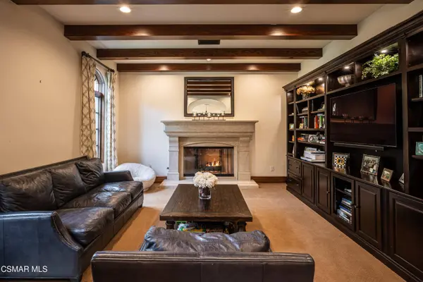 61 Williamsburg Way, Thousand Oaks, CA 91361