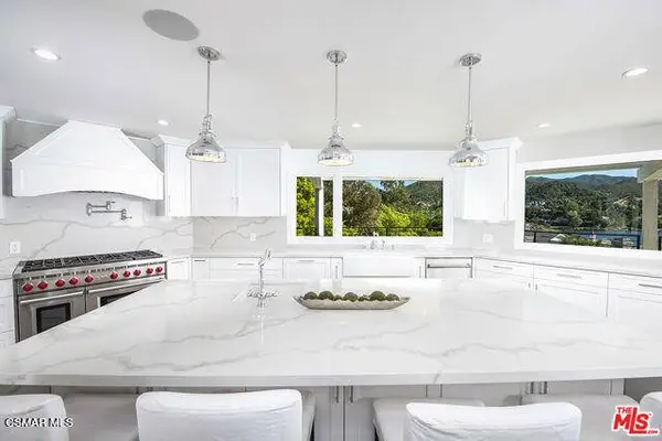 290 Lake Sherwood Drive, Lake Sherwood, CA 91361