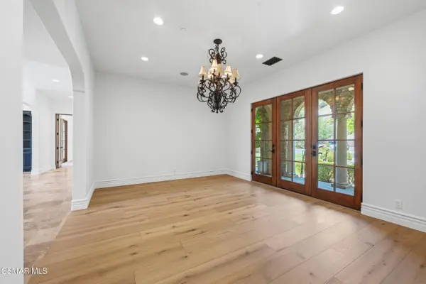 82 Queens Garden Drive, Westlake Village, CA 91361