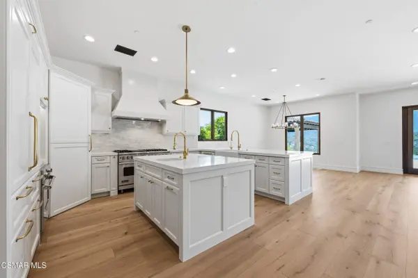 82 Queens Garden Drive, Westlake Village, CA 91361