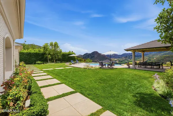 152 Hampstead Court, Westlake Village, CA 91361