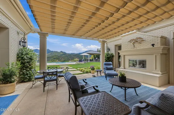 152 Hampstead Court, Westlake Village, CA 91361