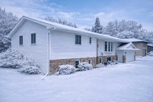 835 Gramsie RD, Shoreview, MN 55126