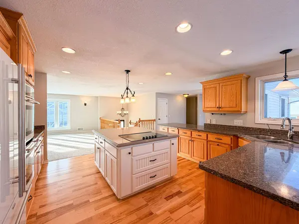 835 Gramsie RD, Shoreview, MN 55126