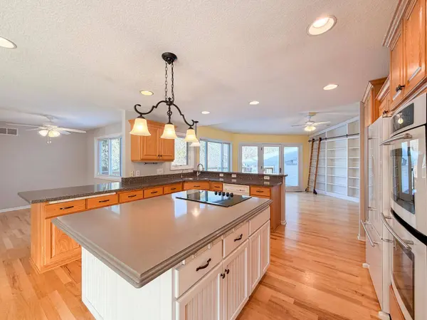 835 Gramsie RD, Shoreview, MN 55126