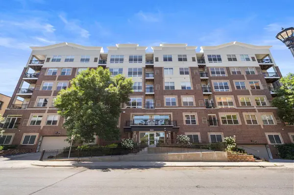 301 Oak Grove ST #308, Minneapolis, MN 55403