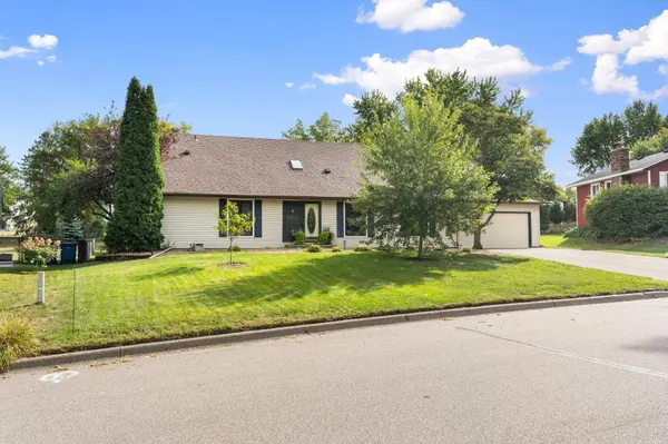 7730 Countryside DR, Bloomington, MN 55438