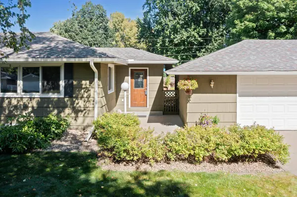 2508 W 140th ST, Burnsville, MN 55337