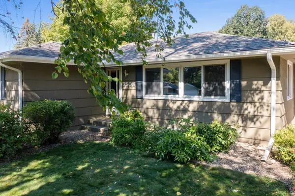 2508 W 140th ST, Burnsville, MN 55337