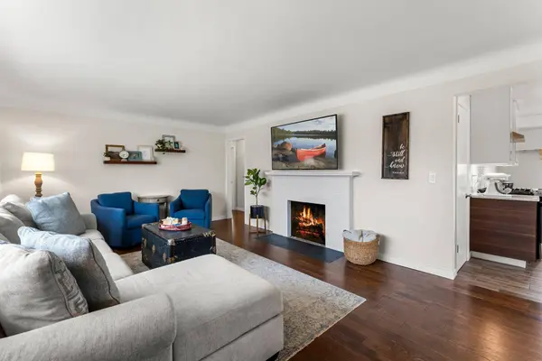 1606 Highland Pkwy, Saint Paul, MN 55116