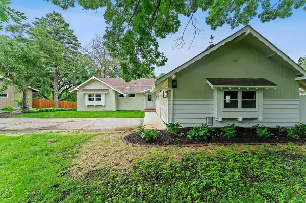 715 Forest Dale RD, New Brighton, MN 55112