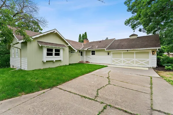 715 Forest Dale RD, New Brighton, MN 55112