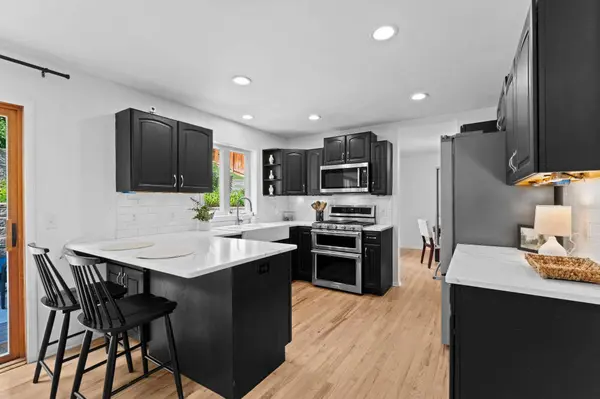 120 W 136th ST, Burnsville, MN 55337