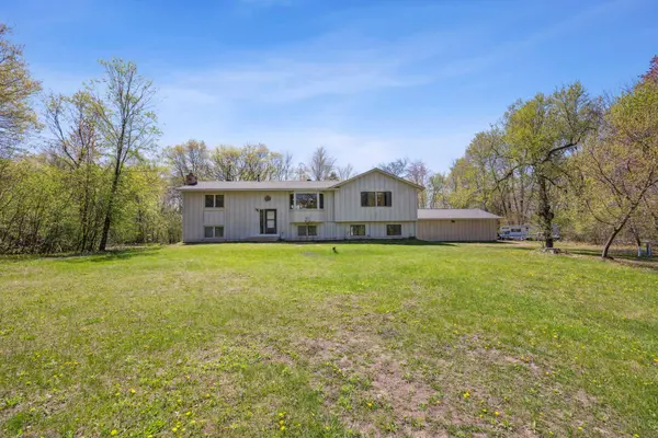 7562 Sunset AVE, Lino Lakes, MN 55014