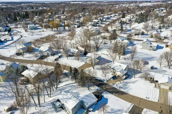 3710 Fox TRL, Saint Bonifacius, MN 55375