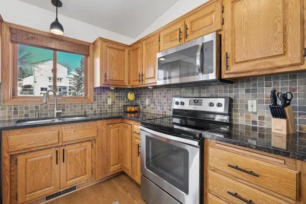 3710 Fox TRL, Saint Bonifacius, MN 55375