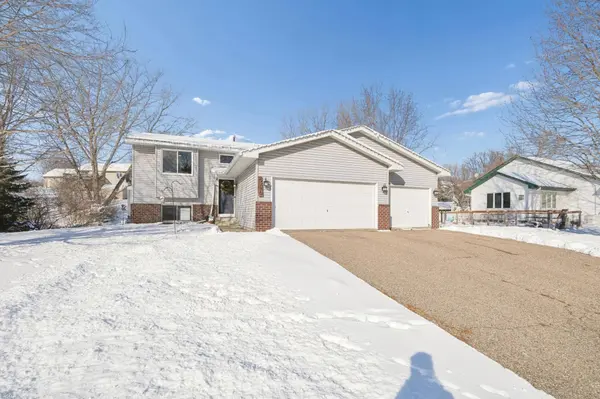 3710 Fox TRL, Saint Bonifacius, MN 55375