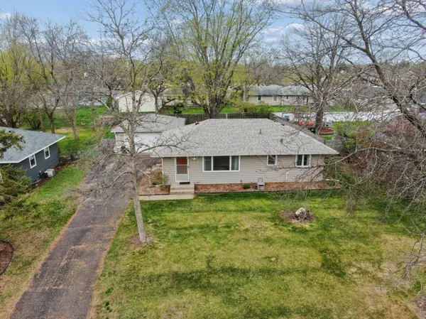 11680 N Heights DR NW, Minneapolis, MN 55433