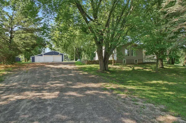 1054 County Road 6 NE, Stanchfield, MN 55080