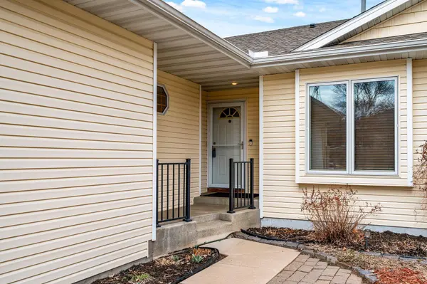9887 Redwood ST NW, Coon Rapids, MN 55433