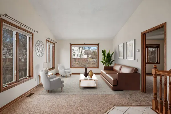 9887 Redwood ST NW, Coon Rapids, MN 55433
