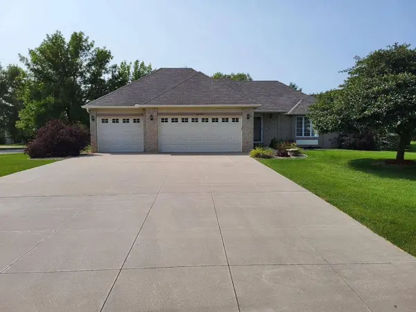 18740 39th AVE N, Plymouth, MN 55446