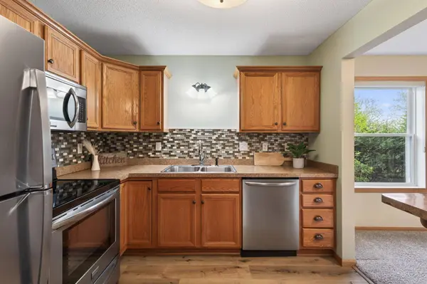2496 County Road C2 W #101, Saint Paul, MN 55113