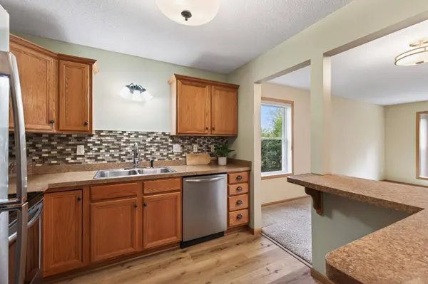 2496 County Road C2 W #101, Saint Paul, MN 55113