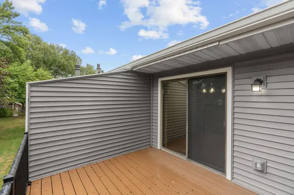 4135 Shirlee LN S, Shoreview, MN 55126