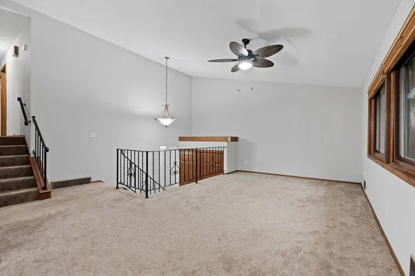 4135 Shirlee LN S, Shoreview, MN 55126