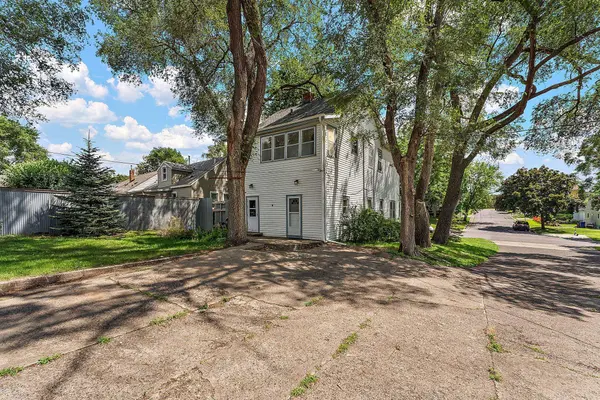 1493 Margaret ST, Saint Paul, MN 55106