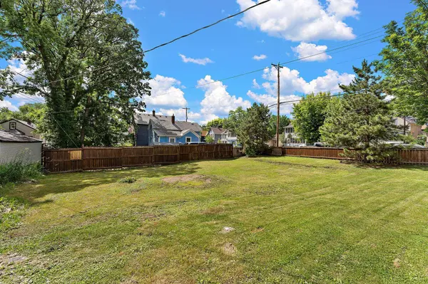 982 Case AVE, Saint Paul, MN 55106