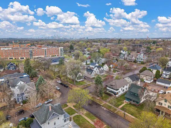 2017 Laurel AVE, Saint Paul, MN 55104