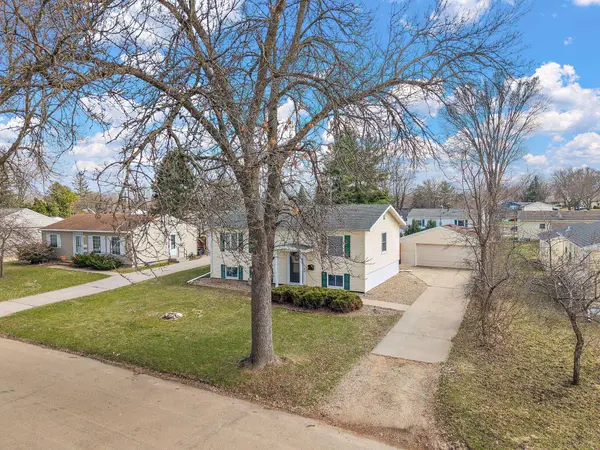 1866 38th ST NW, Rochester, MN 55901