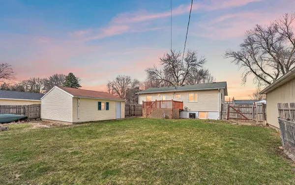 1866 38th ST NW, Rochester, MN 55901
