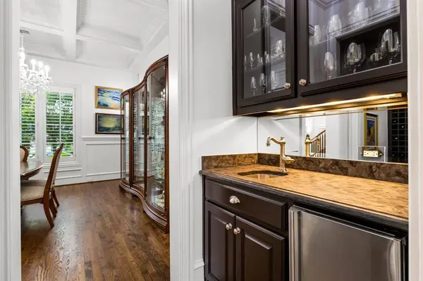 6822 Aberdeen Avenue, Dallas, TX 75230