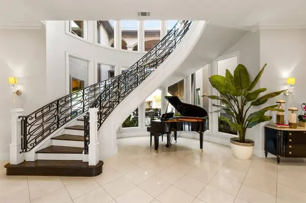 1721 Bur Oak Drive, Southlake, TX 76092