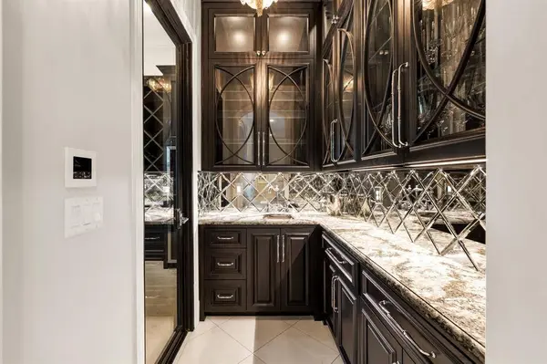 1721 Bur Oak Drive, Southlake, TX 76092