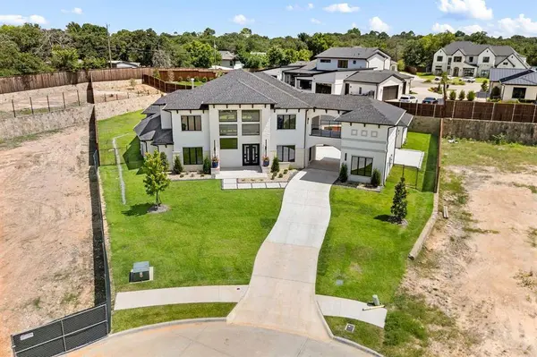 1732 Oakbrook Drive, Keller, TX 76262