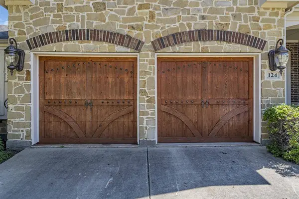 124 Sycamore Court, Grapevine, TX 76051