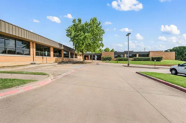 1101 N Carroll Avenue, Southlake, TX 76092