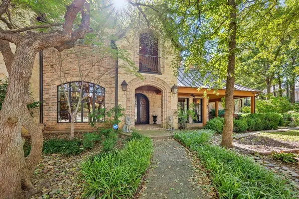 830 Simmons Court, Southlake, TX 76092